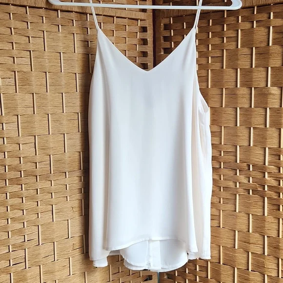 LOFT, Closed, Officewear, Workwear, thin straps, V-neckline, button closure Top - Picture 2 of 10